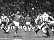 Argentiniens Mario Kempes (rechts) war an der WM 1978 nur schwer zu stoppen (Bild: KEYSTONE/AP NY)