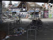 Das alternative Berner Kulturzentrum - manche nennen sie die "Streitschule". Für Kontroversen sorgt sie in der Bundesstadt jedenfalls immer wieder. (Bild: Keystone/LUKAS LEHMANN)