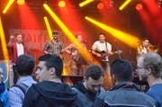 Diverse Musikformationen unterhalten am Anlass. Bild: RF