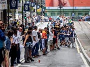 Menschenkette am Sonntag in Bilbao. (Bild: Keystone/EPA EFE/JAVIER ZORRILLA)