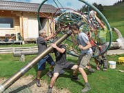 Die IG bei den Aufbauarbeiten. (Bild: PD)