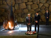 Österreichs Bundeskanzler Sebastian Kurz besucht die Holocaust-Gedenkstätte Yad Vashem in Jerusalem. (Bild: KEYSTONE/APA/APA/ROBERT JAEGER)