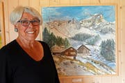 Künstlerin Heidi Wunderlin vor einem ihrer Werke. (Bild: Franz Imholz)