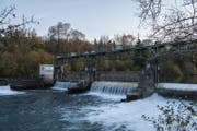 Das Wasserkraftwerk der CKW in Emmen. (Bild: Dominik Wunderli)