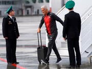 Vladimir Petkovic bei der Ankunft in Samara (Bild: KEYSTONE/LAURENT GILLIERON)