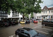 Der untere Postplatz: Auch künftig werden hier Autos stehen. Bild: Stefan Kaiser (Zug, 11. Juni 2018)
