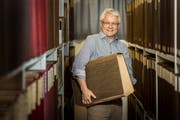 Frauenfeld TG - Stephan Gossweiler geht nach fast 40 Jahren Tätigkeit in der Kantonsbibliothek in Frauenfeld in Pension.