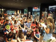 Grosser Andrang in der Buchhandlung "Books in Buchs". (Bilder: Armando Bianco)