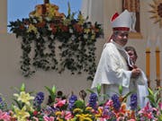 Bischof Juan Barros steht im Mittelpunkt des Missbrauchsskandals in der chilenischen Kirche. (Bild: KEYSTONE/AP/ALESSANDRA TARANTINO)