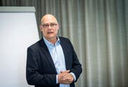 Markus Müller, Präsident des Vereins Sandhalle Frauenfeld, an der Pressekonferenz zur Vorstellung des Projekts "The Beachhouse" in Frauenfeld. (Bild: Reto Martin, 18.Mai 2017)