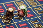 Nicht nur im Casino, auch online darf in der Schweiz künftig um Geld gespielt werden. Bild: Urs Jaudas