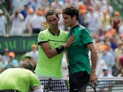 Im Head-to-Head zwischen Rafael Nadal und Roger Federer steht es 23:15 zugunsten des Spaniers. In diesem Jahr spielten die beiden Dauerrivalen auf der ATP Tour noch nicht gegeneinander (Bild: KEYSTONE/AP/LYNNE SLADKY)