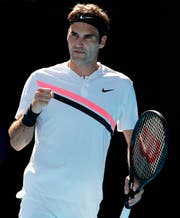 In Stuttgart wird noch das Nike-Logo auf Federers Brust prangen. Bis zum Turnier in Wimbledon soll ein Entscheid in Sachen Ausrüster fallen. (Bild: Mast Irham/EPA)