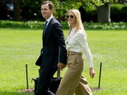 Ivanka Trump und ihr Ehemann Jared Kushner (Bild: KEYSTONE/EPA/MICHAEL REYNOLDS)
