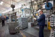 Die Industrie im Werdenberg boomt, die Zahl der Stellensuchenden sinkt darum seit einigen Monaten stetig. (Bild: PD)