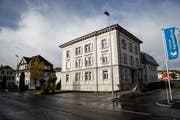 Zwei lokale Bauunternehmen wollen das Amtshaus und ehemalige Gefängnis Willisau für 1,65 Millionen Franken kaufen. (Bild: Manuela Jans-Koch, LZ, 12. November 2017)