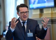 "Es gibt keine Missstände im Personalwesen": Finanzchef Benedikt Würth wehrt sich gegen Kritik der SP-Grünen-Fraktion. (Bild: Regina Kühne)