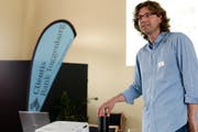 Digitale Assistenten werden die Smartphone- und Computernutzung auf den Kopf stellen, so der Experte Daniel Niklaus am Vortrag über künstliche Intelligenz. (Bild: Sascha Erni)