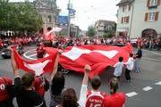 Wie nach dem historischen Sieg gegen Spanien an der WM 2010 dürften bei Schweizer Erfolgen auch heuer Fussball-Fans den Postkreisel belagern. Für die Autos bleibt die Innenstadt jedoch gesperrt. (Bild: Barbara Hettich)