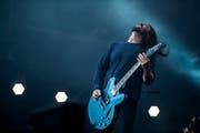Dave Grohl lebt den Rock'n'Roll. Bild: Corinne Glanzmann (Bern 13. Juni 2018)