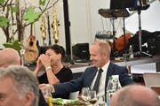 Imelda Stadler und Stefan Kölliker hatten sich offensichtlich Lustiges zu berichten.