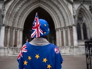 Die britische Premierministerin Theresa May ist einer Schlappe in den Brexit-Verhandlungen im Londoner Parlament nur knapp entgangen. (Bild: KEYSTONE/EPA/WILL OLIVER)
