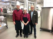 Die Betreuer Markus Cinnanti (links) und Remo Ehrsam mit der LIFT-Teilnehmerin Katharina Küng. (Bild: PD)