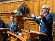 Der Bundesrat will Ausschreibungsunterlagen unter Verschluss halten. Unter Druck des Nationalrats krebst Finanzminister Ueli Maurer zurück. (Bild: KEYSTONE/ANTHONY ANEX)