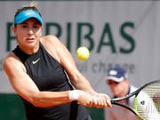 Belinda Bencic of Switzerland returns the ball to Slovakia's Magdalena Rybarikova during their second round match of the French Open tennis tournament at the Roland Garros stadium, Thursday, May 31, 2018 in Paris. (AP Photo/Michel Euler) (Bild: KEYSTONE/AP/MICHEL EULER)