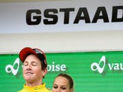 Der 24-jährige Thurgauer geniesst einen weiteren Tag im Gelben Trikot (Bild: KEYSTONE/GIAN EHRENZELLER)