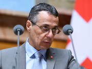Was Bundesrat Ignazio Cassis im März zu den flankierenden Massnahmen gesagt hat, soll auch weiterhin gelten: «Der Bundesrat hat diese roten Linien bestätigt.» (Bild: KEYSTONE/ANTHONY ANEX)