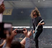 Dave Grohl von Foo Fighters im Stade de Suisse (Bild: Corinne Glanzmann (Bern, 13. Juni 2018))