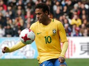 Hat die volle Bewunderung von Lucien Favre: Brasiliens Superstar Neymar (Bild: KEYSTONE/AP/MICHEL SPINGLER)