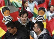 Ein Demonstrant fordert Gefängnis statt Wiederwahl für Evo Morales. (Bild: Martin Alipaz/EPA (La Paz, 21. Februar 2018))