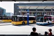 Die Postauto AG hat jahrelang ihre Buchhaltung frisiert, um mehr Subventionen zu bekommen. Bild: Gaëtan Bally/Keystone (Luzern, 16. Juli 2015)