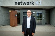 Pius Krummenacher, Verwaltungsratspräsident von Network 41, am Hauptsitz in Sursee. (Bild: Roger Grütter, 12. Juni 2018)
