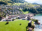 Die Überbauung soll auf dem Areal der Sägerei in Greppen entstehen (Bild: Roger Grütter, 22. September 2017).