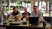 Unser Ticker-Team: (v.l.) Marcel Elsener, Ralf Streule und Christof Krapf. (Bild: Marco D'Agostino)