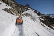 Schneeräumung am Sustenpass (Bild: Urs Flüeler / Keystone (Meiental, 16. Mai 2017))