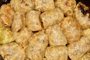 Sie dürfen bei einer serbischen Mahlzeit nicht fehlen: Sarma, Kohlrouladen mit Hackfleisch und Reis. (Bilder: Getty)