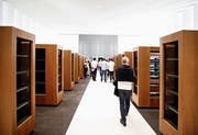 Alles ist bereit für den Einzug. Im Bild die neue Bibliothek der Kantonsschule. (Bild: Stefan Kaiser (Menzingen, 14. Juni 2018))
