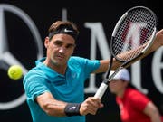 Roger Federer bleibt in Stuttgart auf Kurs (Bild: KEYSTONE/AP dpa/MARIJAN MURAT)