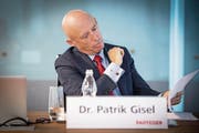 Unter Druck: Raiffeisen-CEO Patrik Gisel. (Bild: Ralph Ribi, St. Gallen, 2. März 2018)
