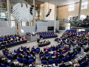 Der deutsche Bundestag hat mehrheitlich für eine Aufstockung der staatlichen Parteienfinanzierung gestimmt. (Bild: KEYSTONE/EPA/CLEMENS BILAN)