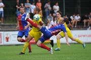 Der FC Altdorf (hier im Spiel gegen den FC Brunnen) wird vorderhand nicht auf Kunstrasen spielen. (Bild: Urs Hanhart (Altdorf, 9. Juni 2018))