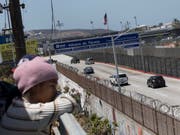 Die USA haben rund 2000 Flüchtlingskinder von ihren Eltern getrennt, als diese illegal über die Grenze von Mexiko in die Vereinigten Staaten eingereist sind. (Bild: KEYSTONE/AP/HANS-MAXIMO MUSIELIK)