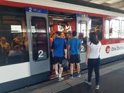 Eine Zentralbahn-Komposition im Bahnhof Luzern. (Bild: Matthias Piazza (Luzern, 3. Juni 2017))