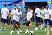 Letzte Ballberührungen vor dem grossen Auftritt (von links): Seferovic, Behrami, Shaqiri und Rodriguez (rechts). (Bild: Laurent Gilliéron/Keystone (Rostow am Don, 16. Juni 2018))