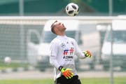 Hat den Ball unter Kontrolle: Goalie Manuel Neuer. (Bild: Alexander Hassenstein/Getty (Moskau, 13. Juni 2018))