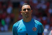 Goalie Keylor Navas ist der Star der Costa Ricaner. Bild: Moises Castillo/Keystone